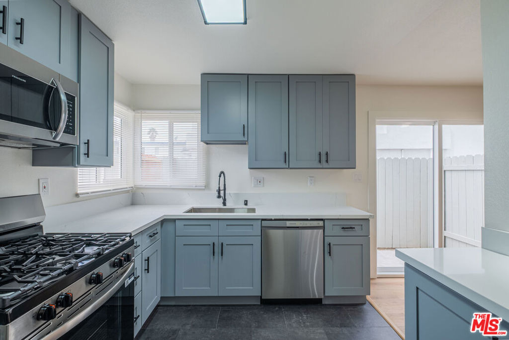 4712 Del Amo Boulevard - Photo 10