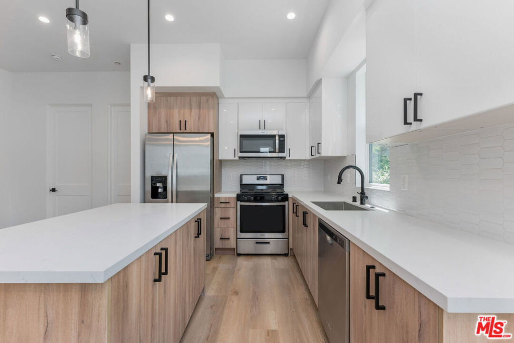 1834 N Echo Park Avenue - Photo 4
