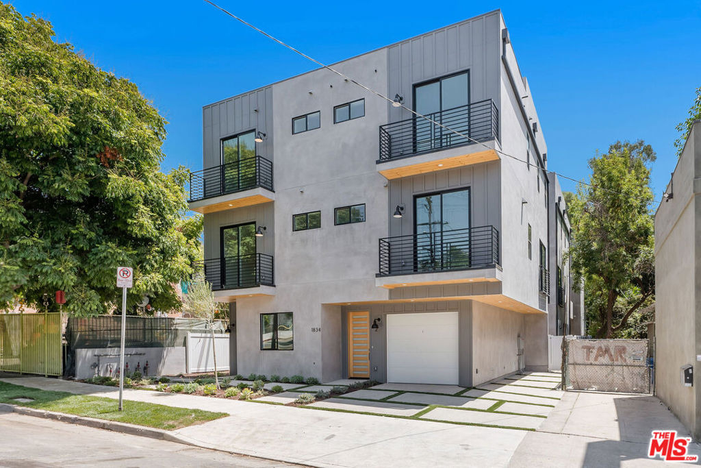 1834 N Echo Park Avenue - Photo 0