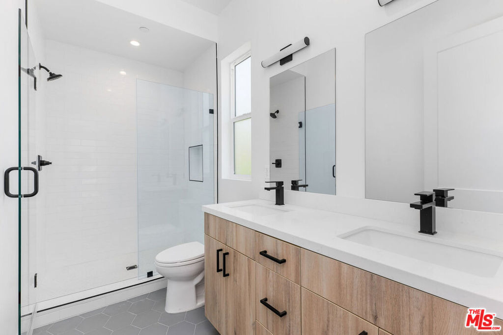 1834 N Echo Park Avenue - Photo 13