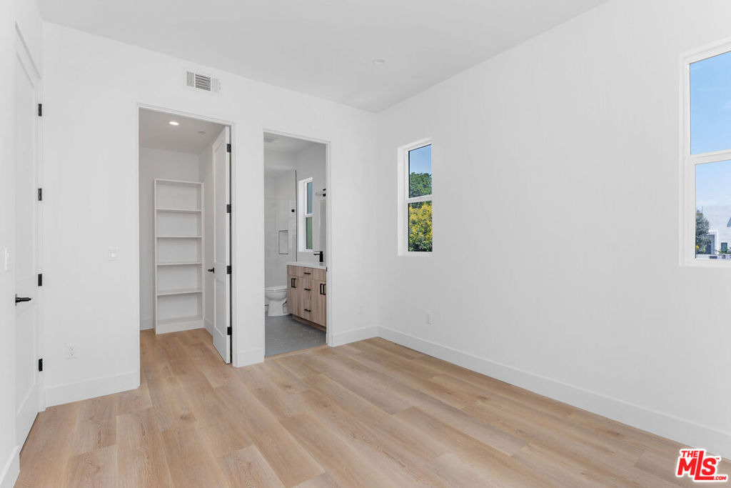 1834 N Echo Park Avenue - Photo 12