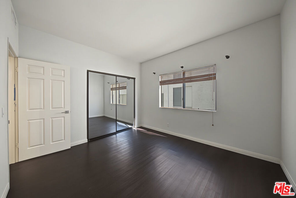 1515 Amherst Avenue - Photo 20