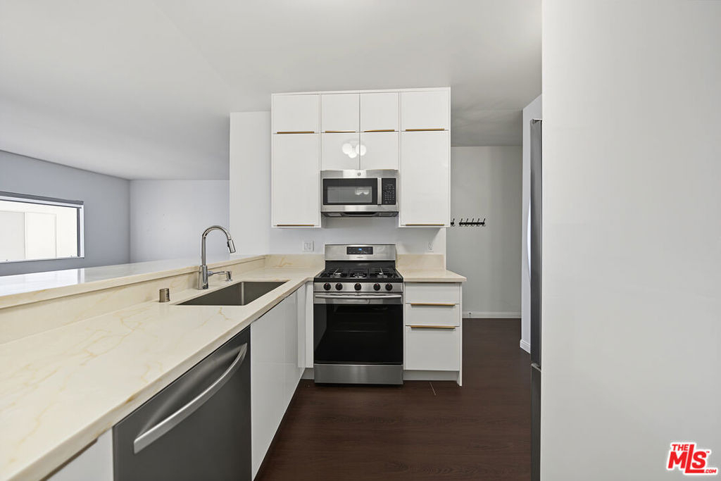 1515 Amherst Avenue - Photo 16