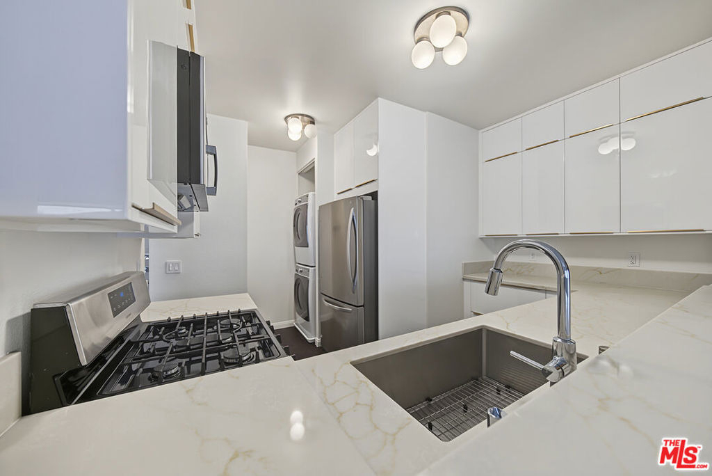 1515 Amherst Avenue - Photo 14
