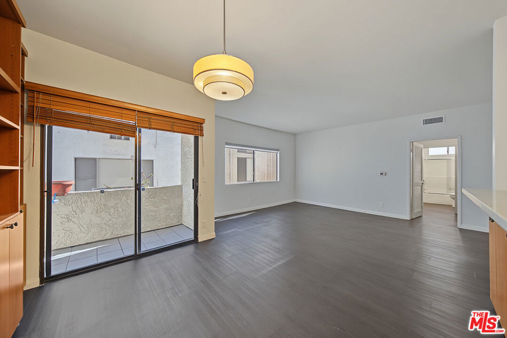 1515 Amherst Avenue - Photo 5