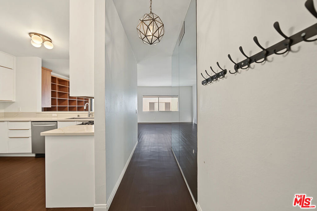 1515 Amherst Avenue - Photo 17