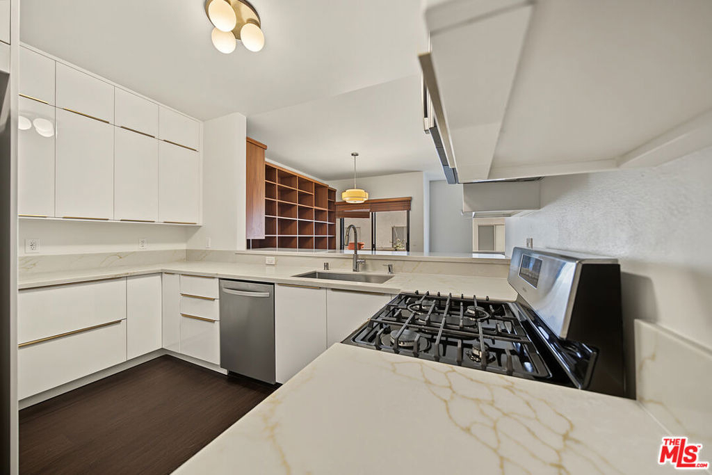 1515 Amherst Avenue - Photo 15