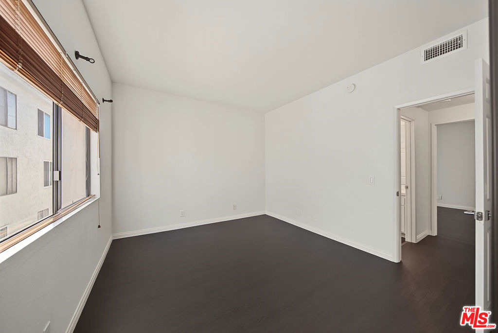 1515 Amherst Avenue - Photo 21