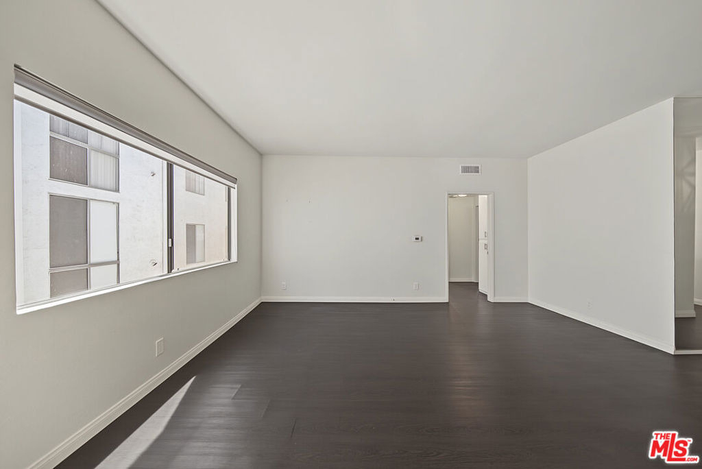 1515 Amherst Avenue - Photo 2