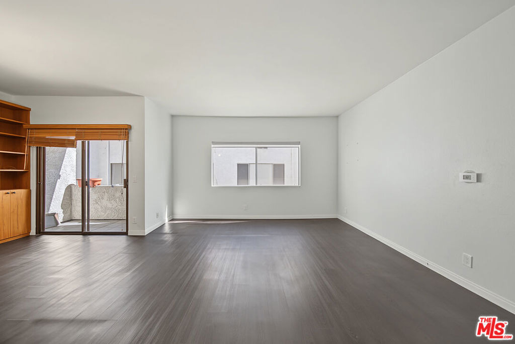 1515 Amherst Avenue - Photo 11