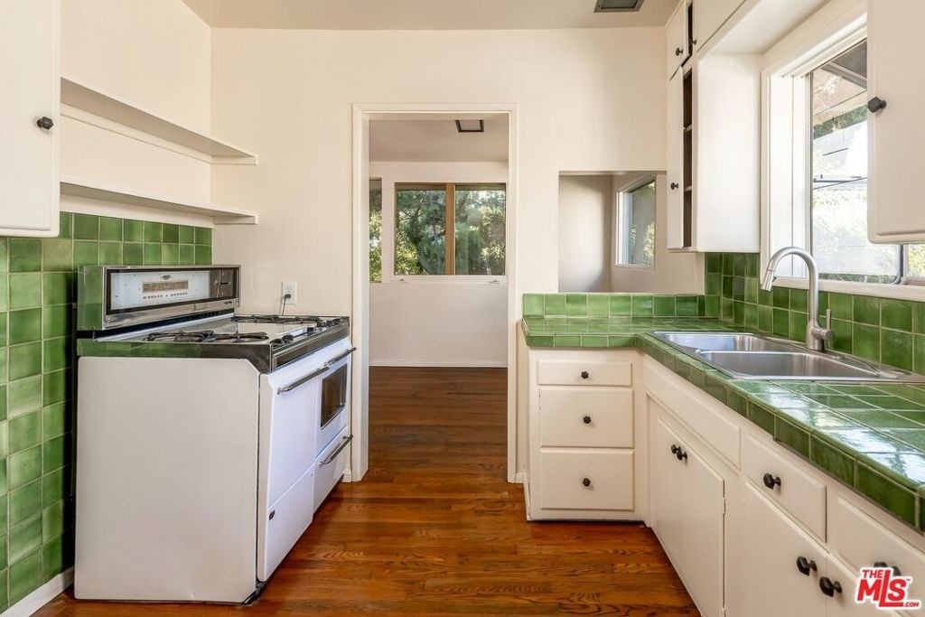 2409 Panorama Terrace - Photo 9