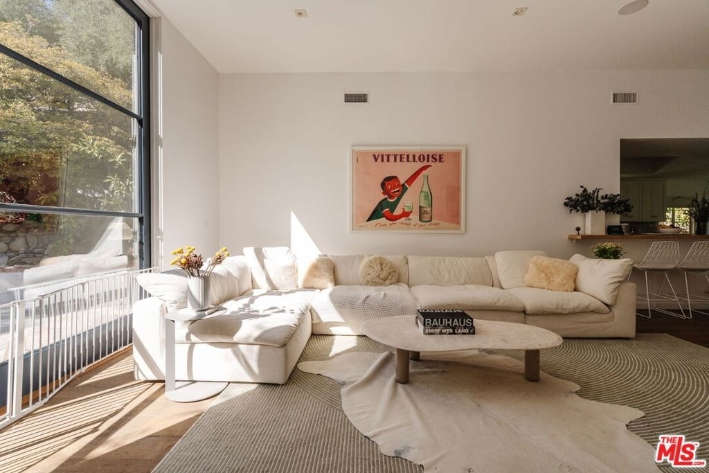 1803 N Stanley Avenue - Photo 4