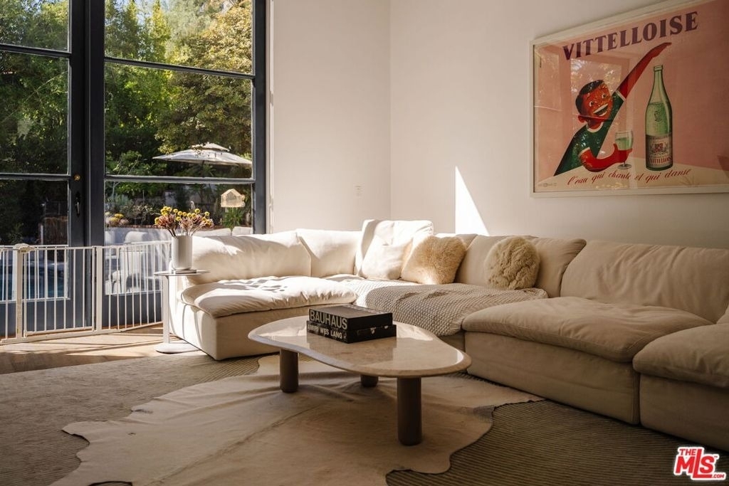1803 N Stanley Avenue - Photo 2