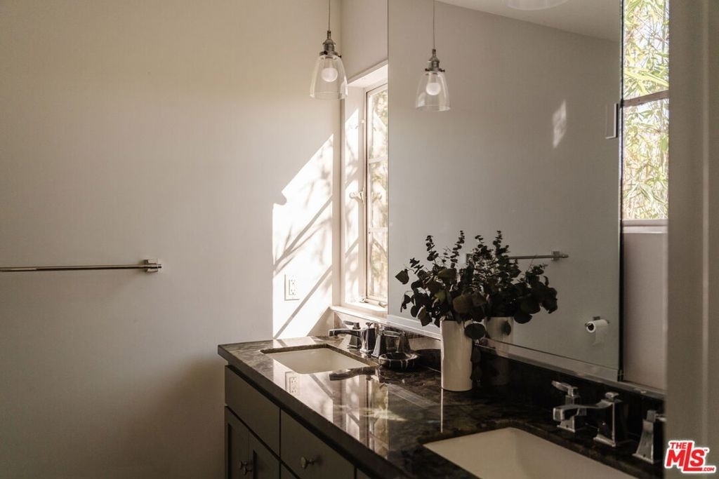 1803 N Stanley Avenue - Photo 13