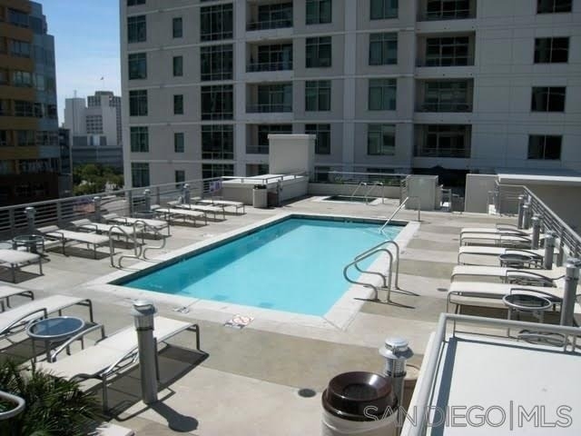 425 W Beech St - Photo 6