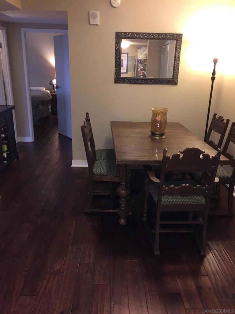 425 W Beech St - Photo 2