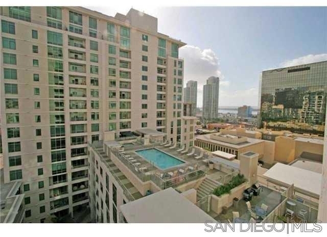 425 W Beech St - Photo 7