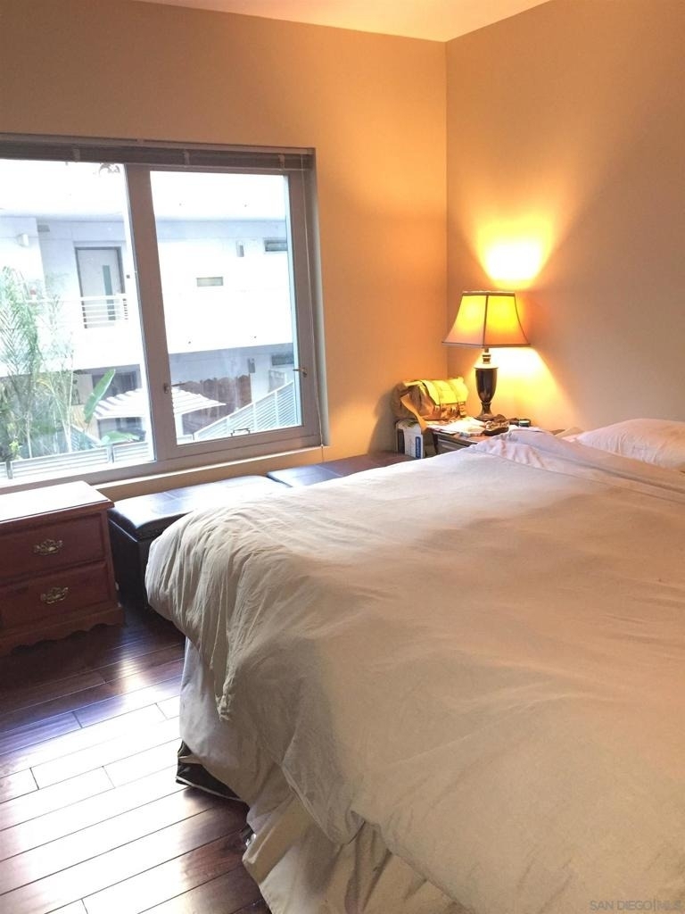 425 W Beech St - Photo 4