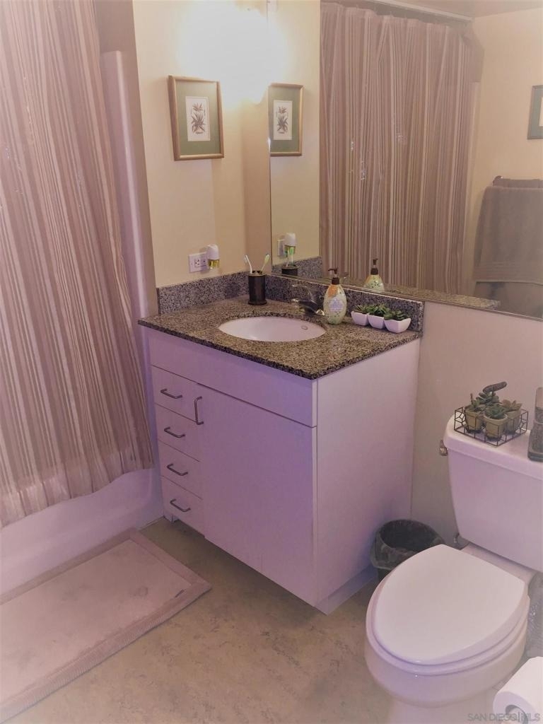 425 W Beech St - Photo 5
