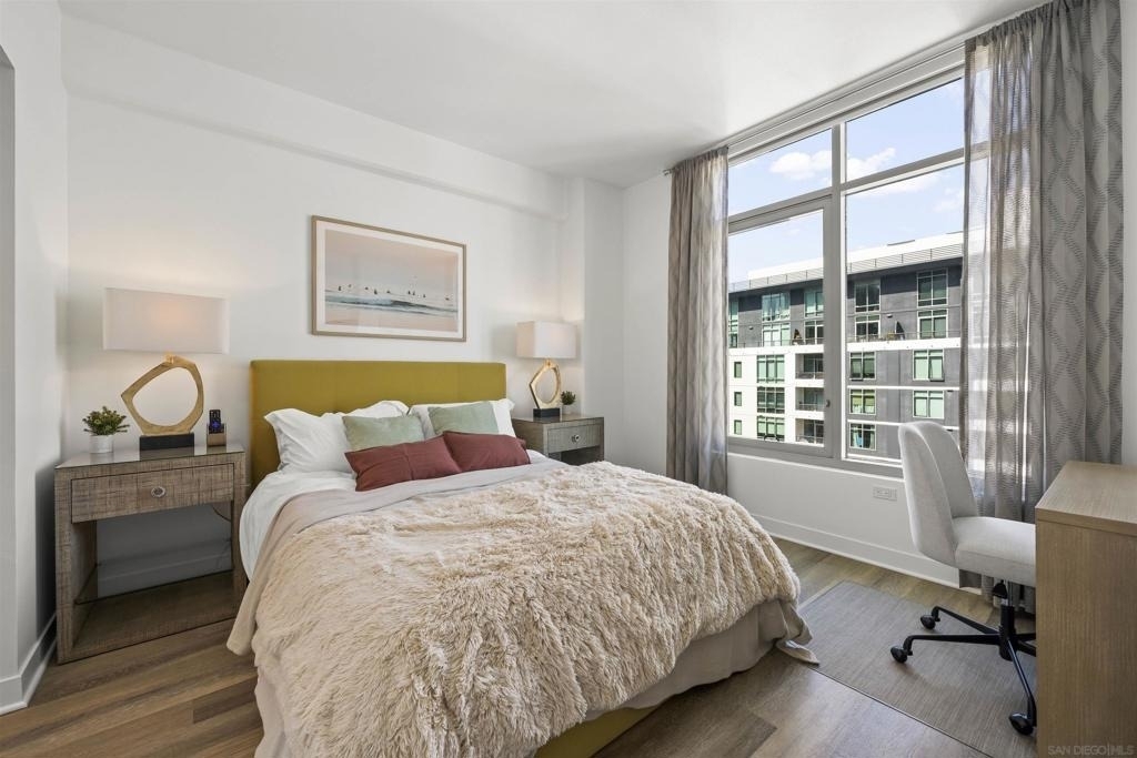 425 W Beech Street - Photo 24