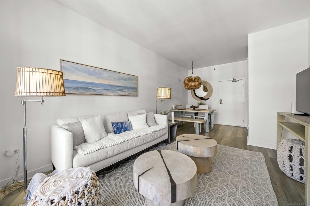 425 W Beech Street - Photo 13