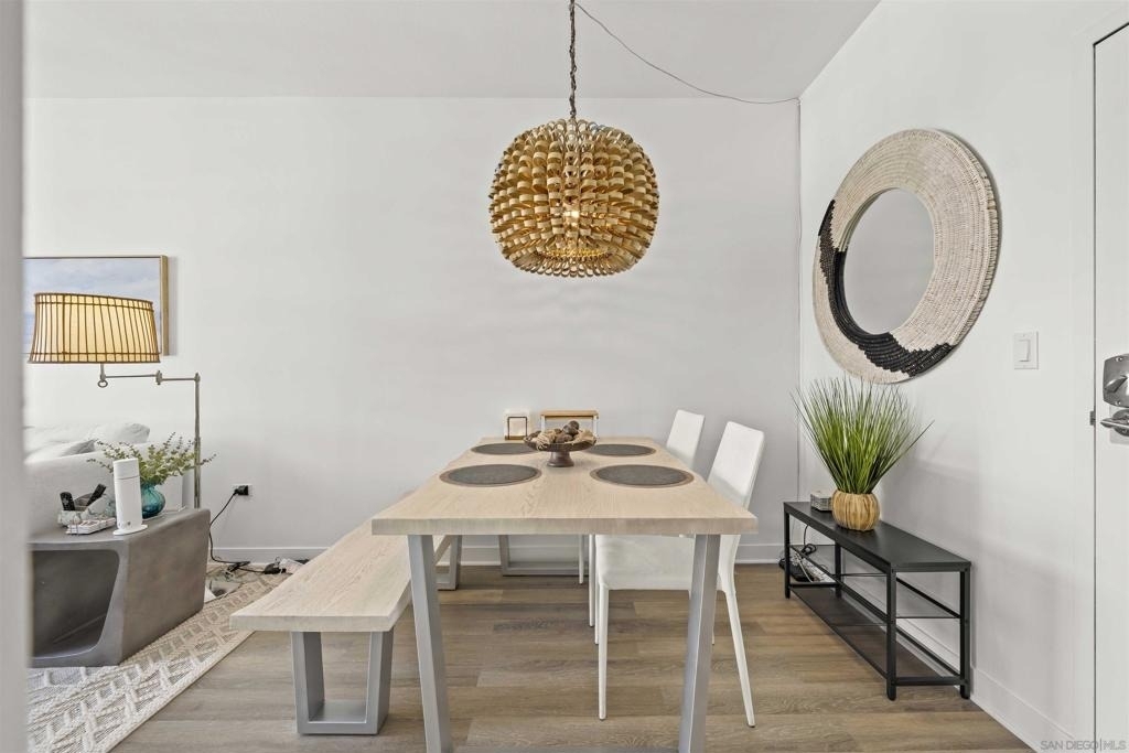 425 W Beech Street - Photo 8
