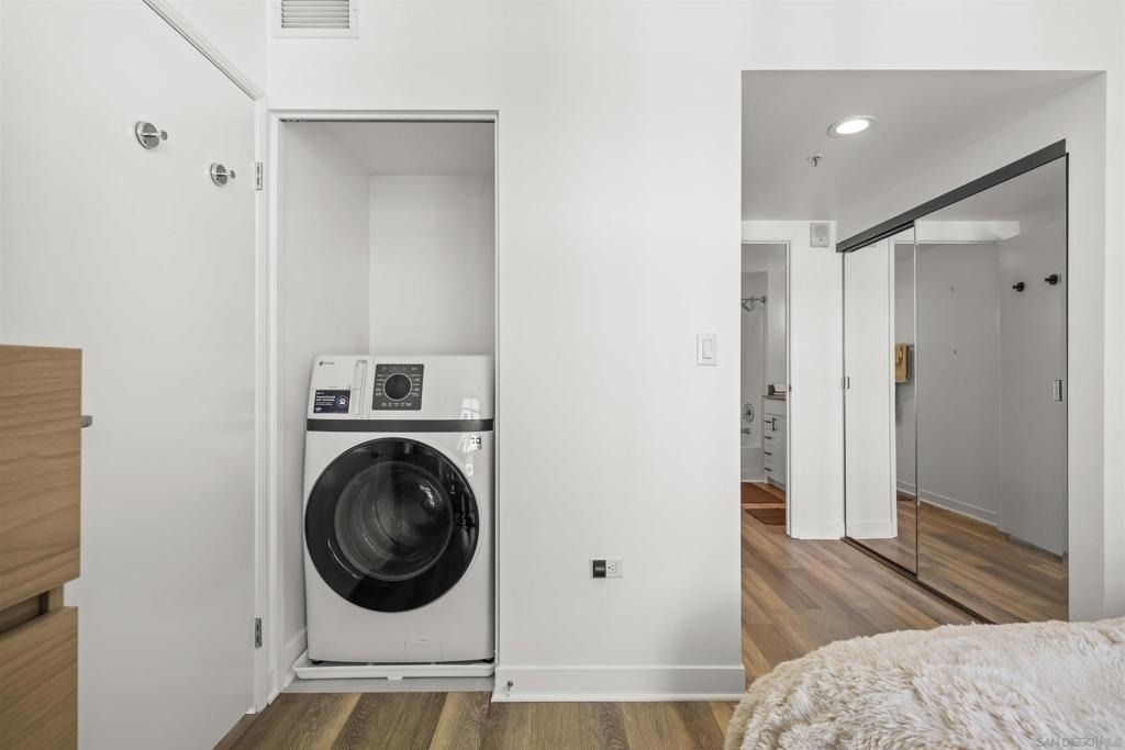 425 W Beech Street - Photo 28