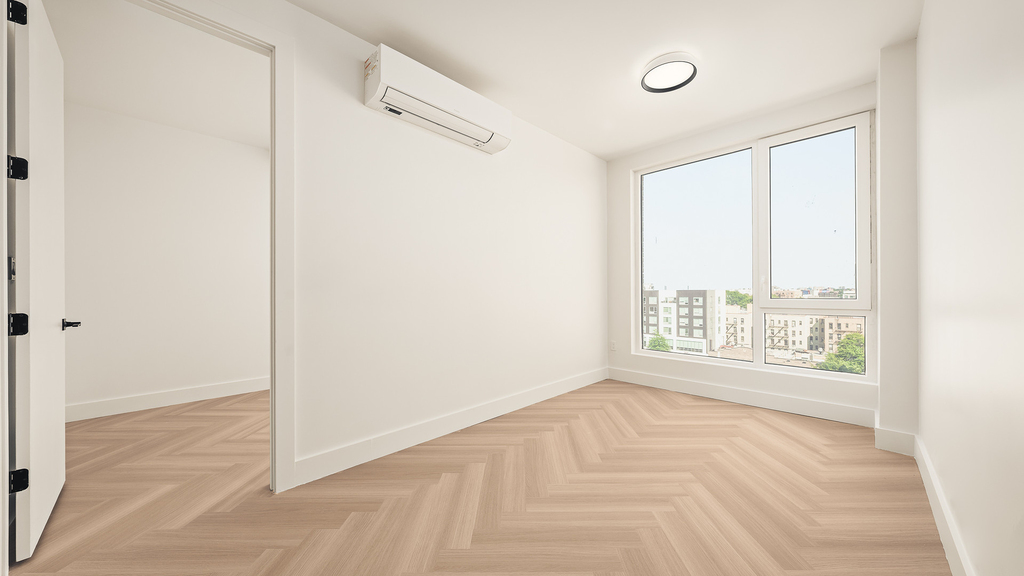 34-16 38th St 11103 - Photo 5