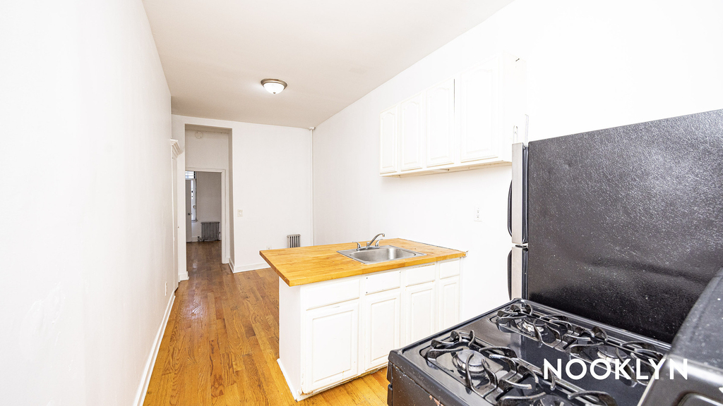 369 Menahan St 11237 - Photo 13