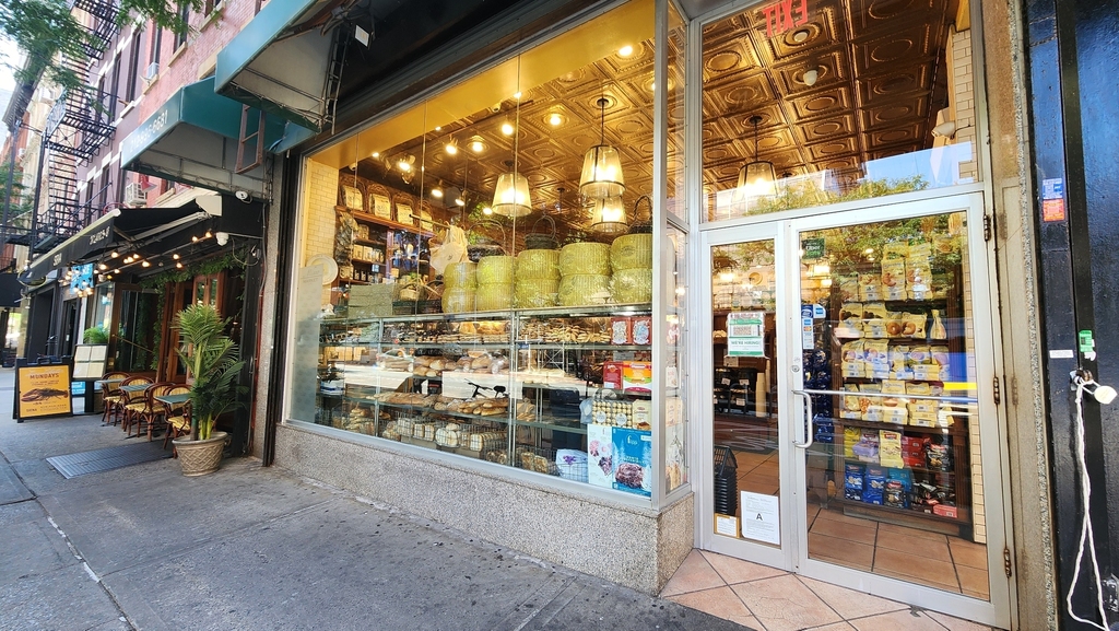 East 89th Street - Photo 3