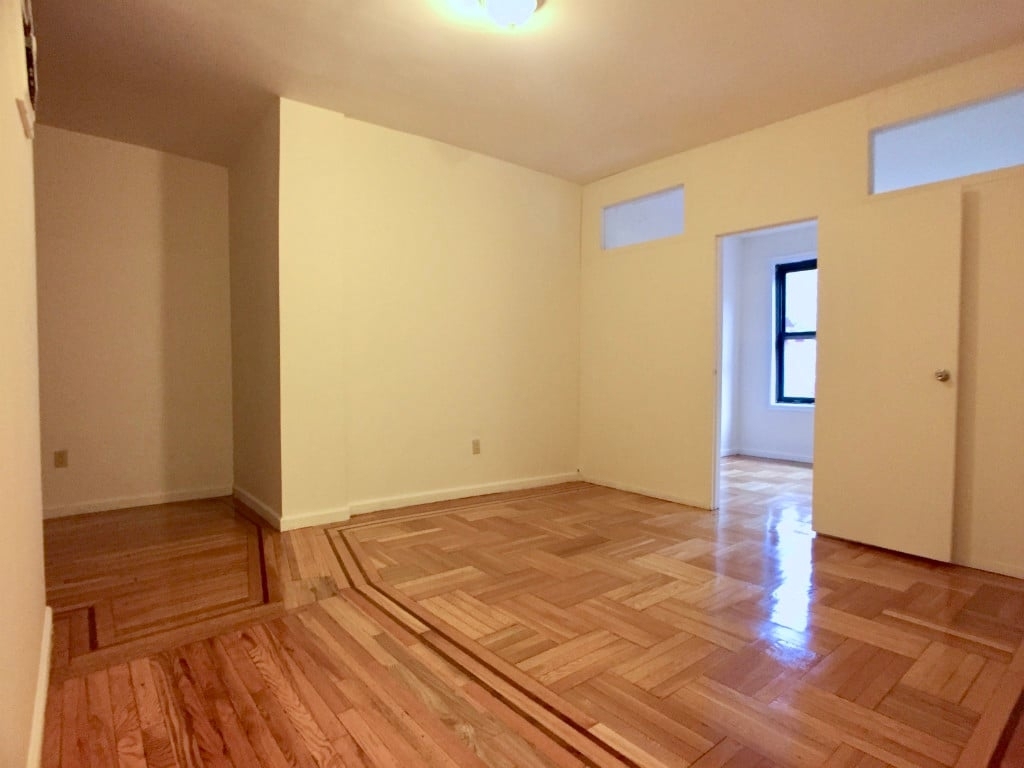 30 Dongan Place - Photo 1