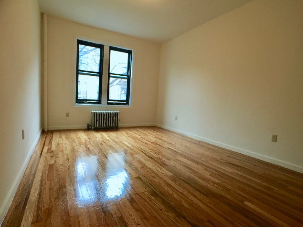 30 Dongan Place - Photo 0