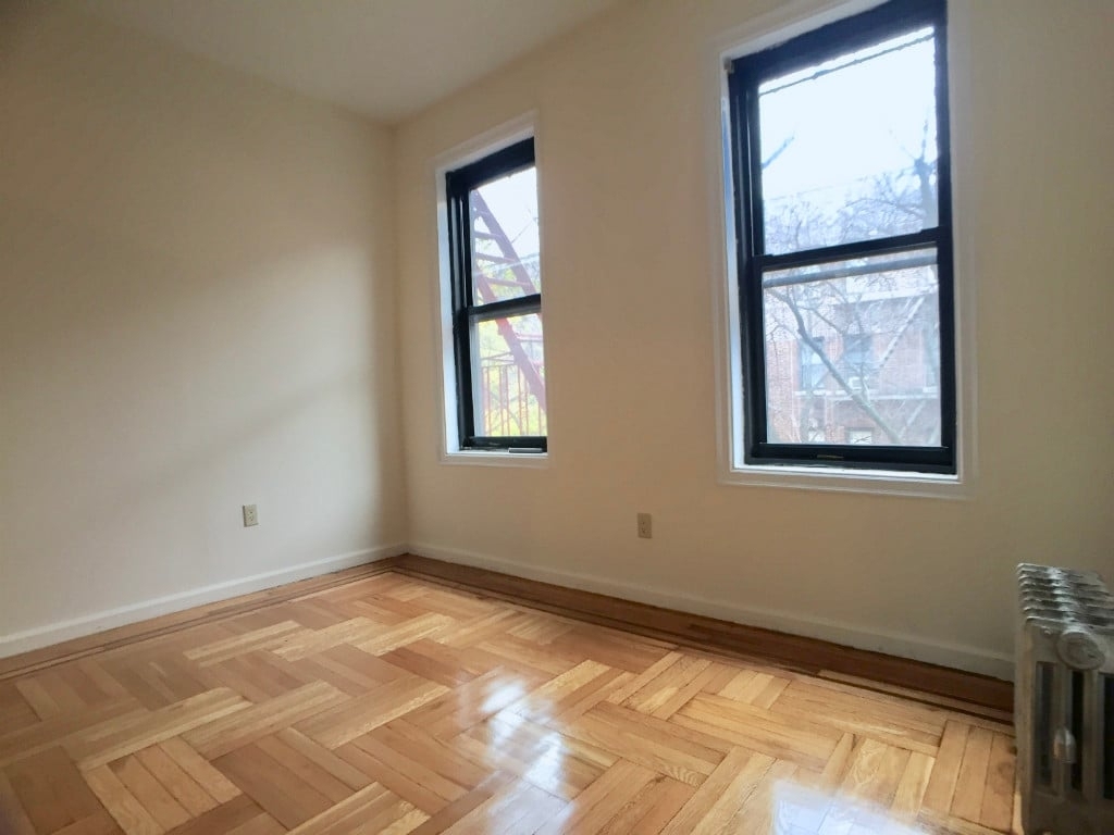 30 Dongan Place - Photo 6