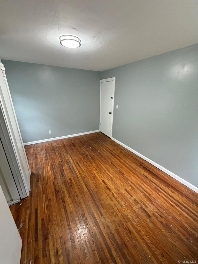 147-30 Huxley Street - Photo 6