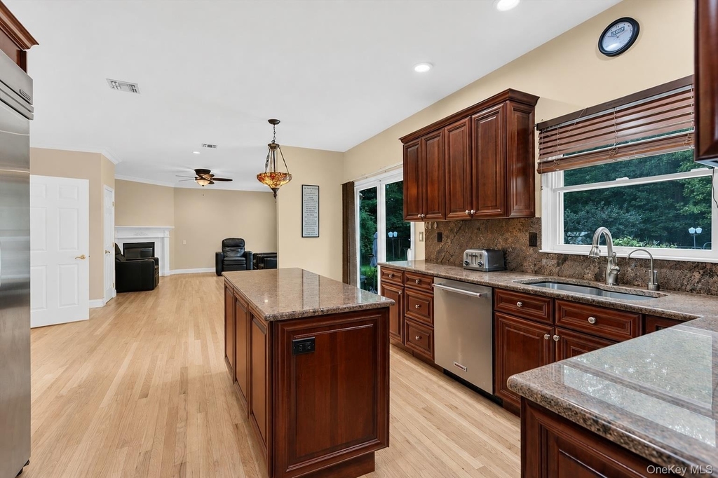 25 Pashen Place - Photo 8