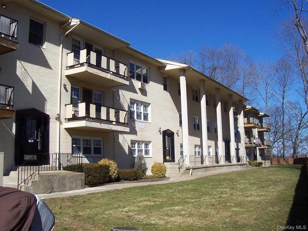 21 Pavilion Road - Photo 0