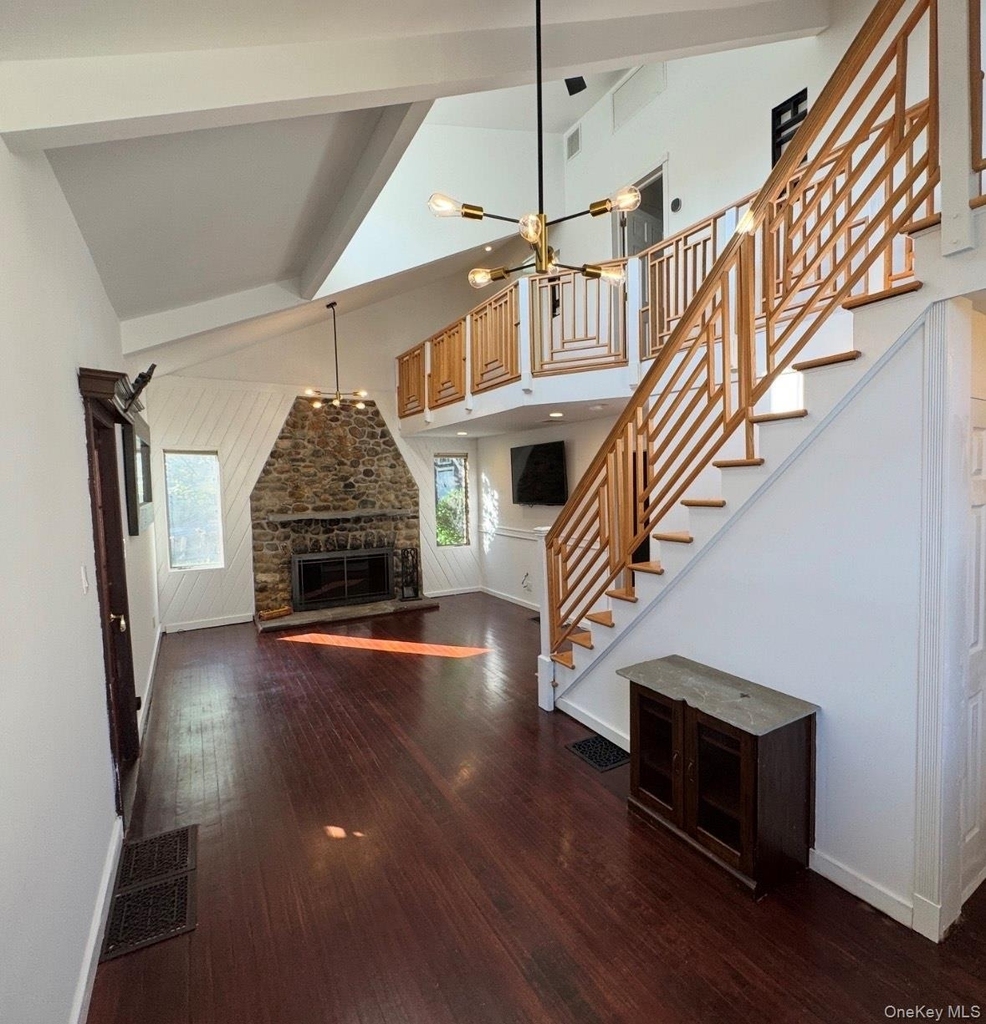 7 Warner Avenue - Photo 1