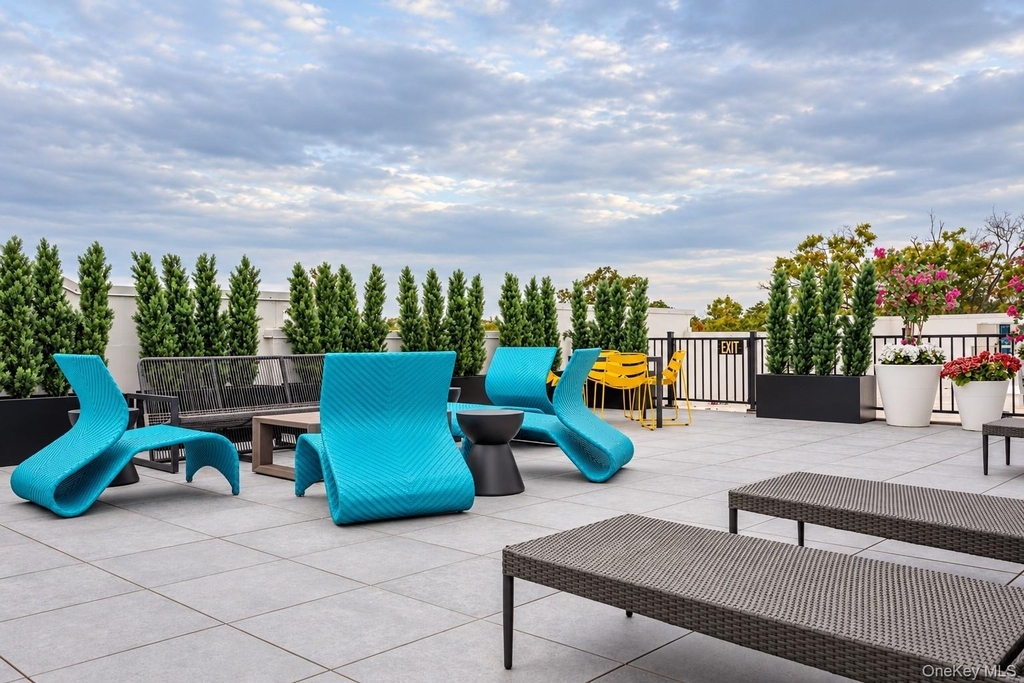 249 Drexel Avenue - Photo 11