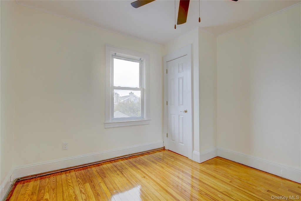 439 W Walnut Street - Photo 8