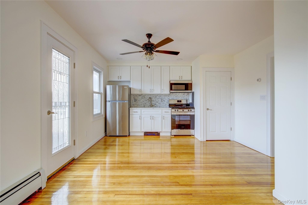 439 W Walnut Street - Photo 5