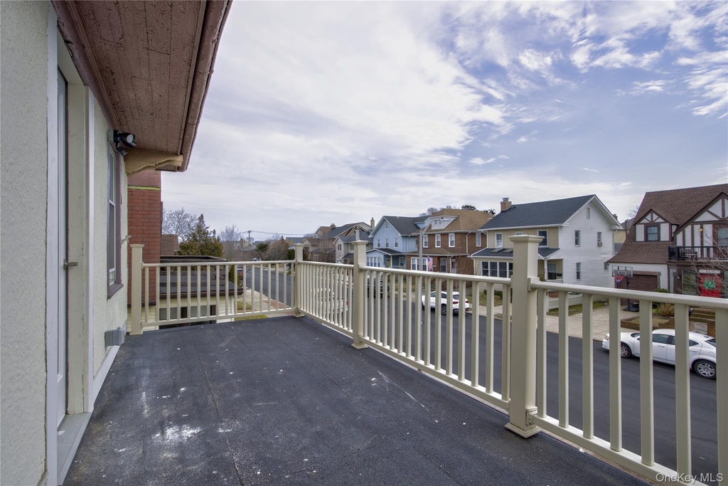 439 W Walnut Street - Photo 18