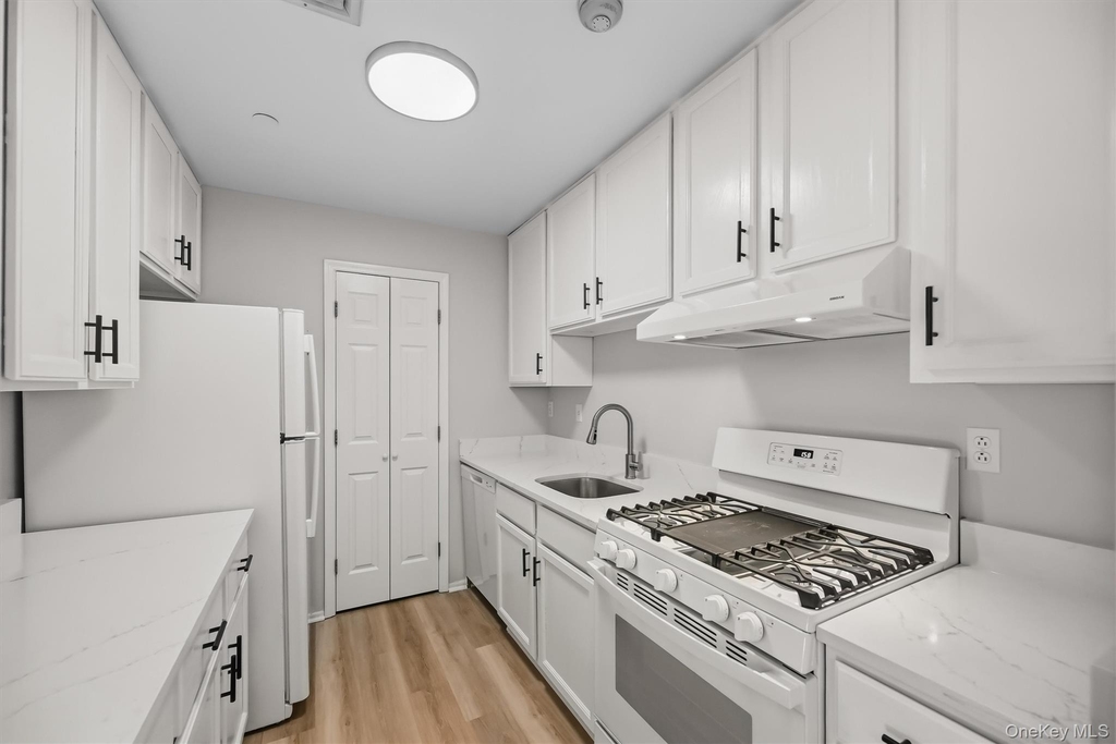 10-12 Chestnut Street - Photo 20