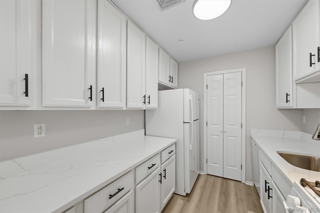 10-12 Chestnut Street - Photo 17