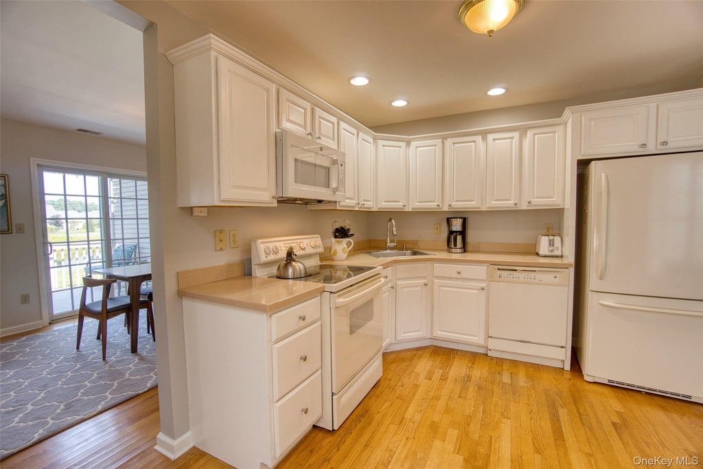 208 Cinnamon Circle - Photo 12