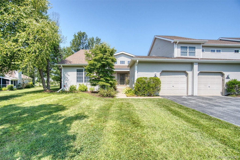 208 Cinnamon Circle - Photo 0