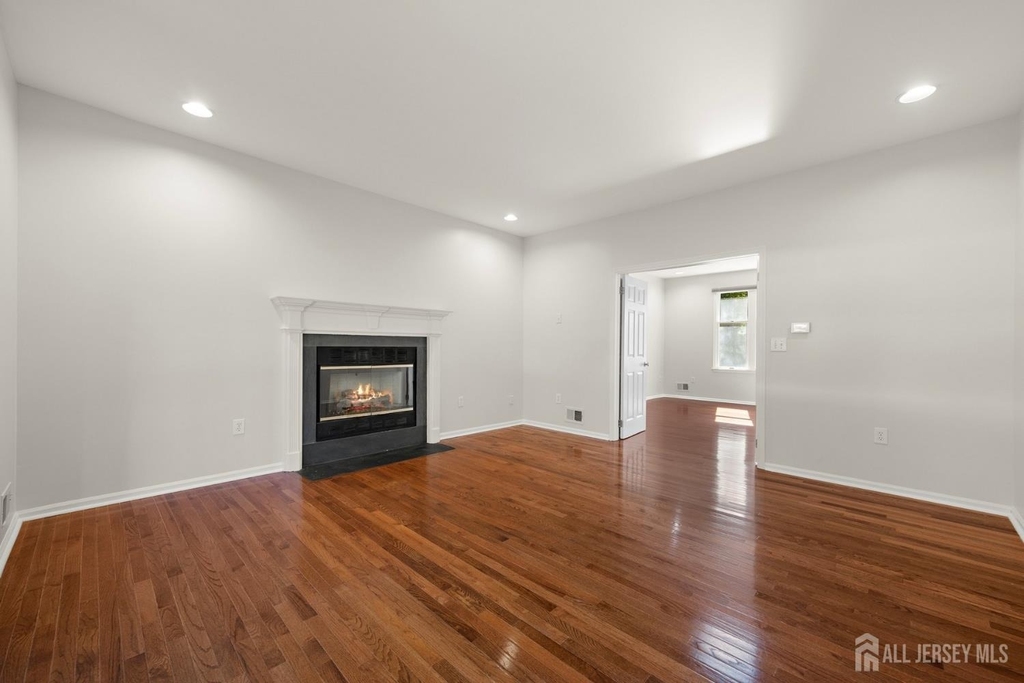 31 Sheffield Drive - Photo 7