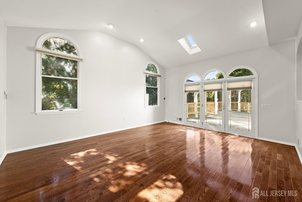 31 Sheffield Drive - Photo 16