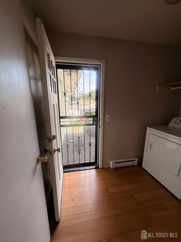 28 Girard Avenue - Photo 16