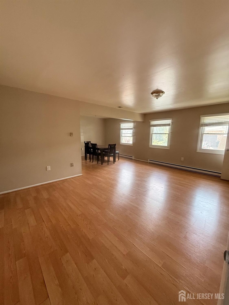 28 Girard Avenue - Photo 2