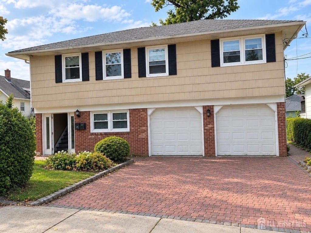 28 Girard Avenue - Photo 0